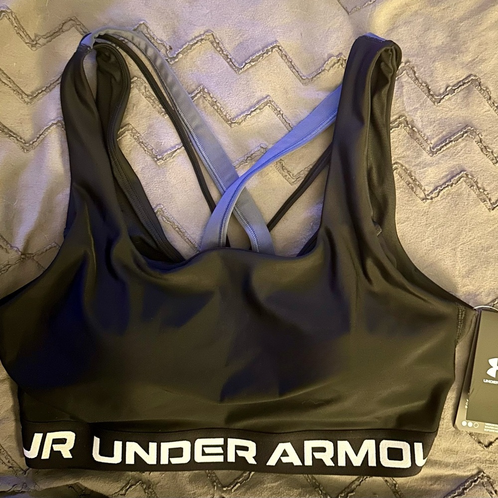 Under Armour Black and Gray Cross back Strappy Sports Bra